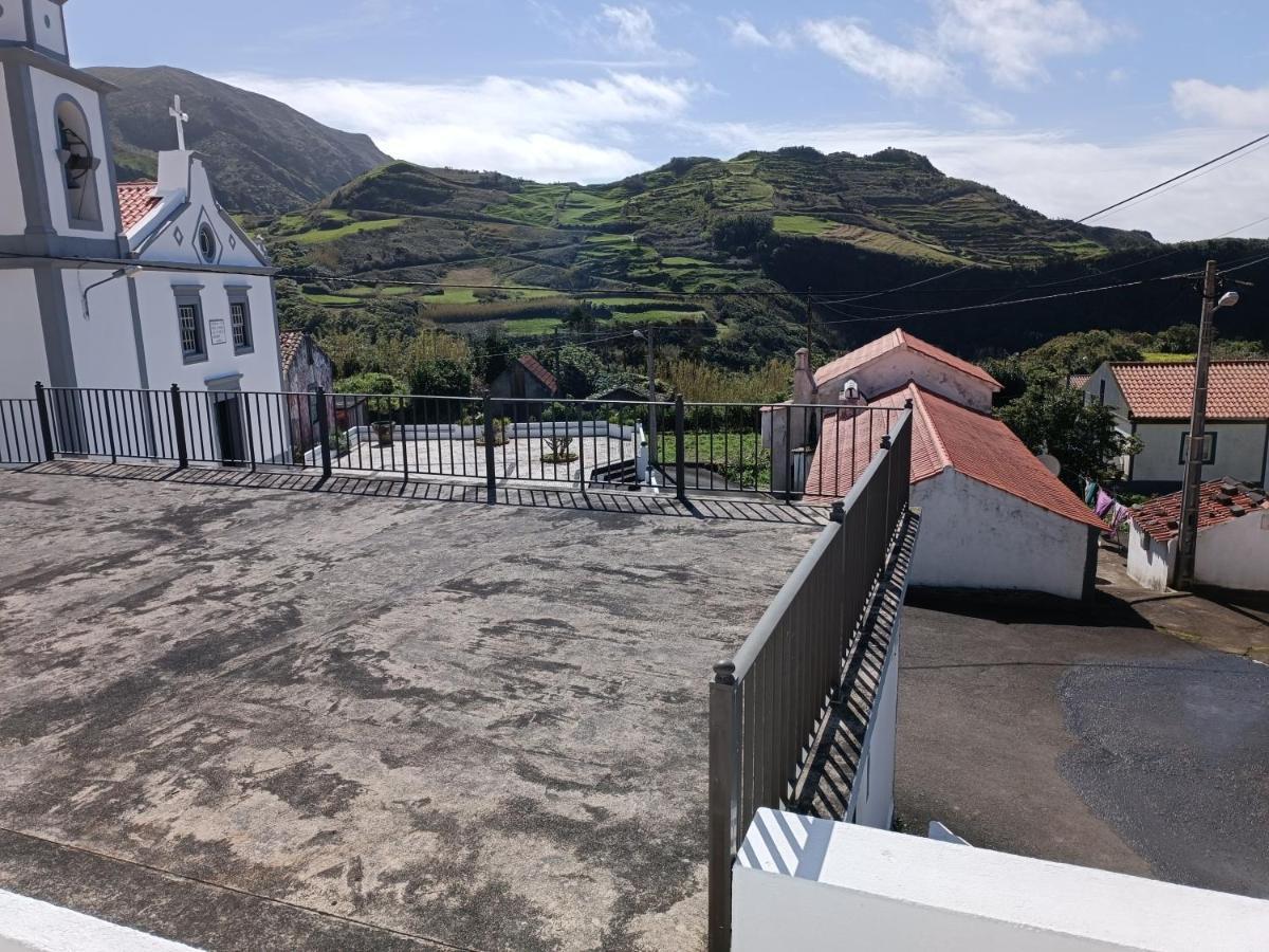 Alojamento Local M&I Lajes das Flores Екстер'єр фото