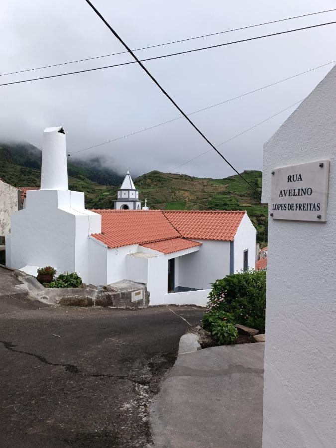Alojamento Local M&I Lajes das Flores Екстер'єр фото